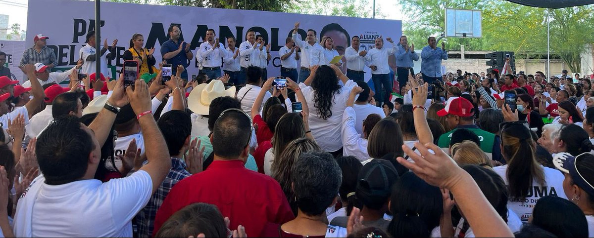 Reunión con amigas y amigos de #Sabinas. #PaDelanteCoahuila