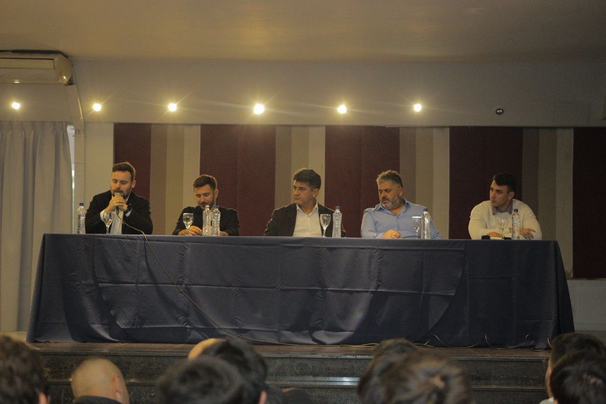 Hoy nuestro Sec. <a href="/horicalcu/">Horacio Calculli</a> encabezó el encuentro “Juventud, Política y el rol de los gremios en tiempos globales” junto con <a href="/fabiansoriaok/">Fabián Soria</a>, Min. de Obras y Servicios Públicos de Tucumán y candidato a Legislador; <a href="/SoriaExe_/">Exequiel Soria</a>, Dir. de Políticas Públicas de la Fundación Encontrar...