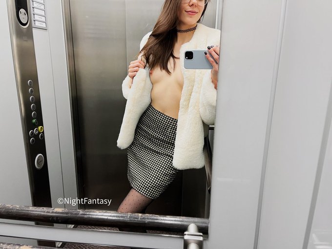 Who would want to get on this elevator? 😈 Have a good day at work!   If you want more check my links<a href="/tag/fur"class="tags"><span>#fur</span></a><a href="/tag/pinkfur"class="tags"><span>#pinkfur</span></a><a href="/tag/girlinfur"class="tags"><span>#girlinfur</span></a>