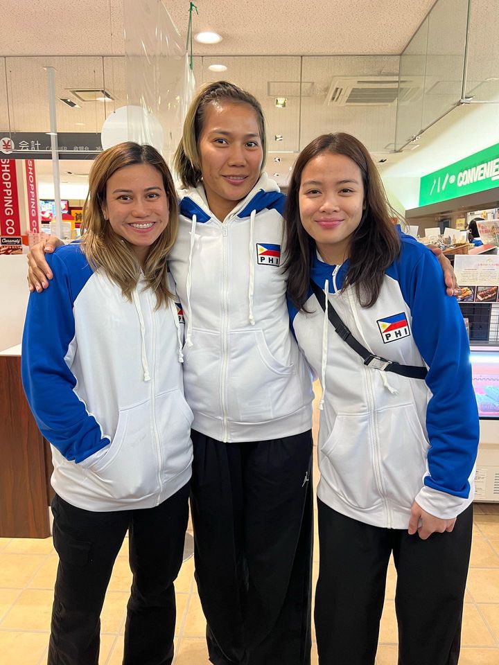 AkariSports's tweet photo. These three look familiar especially while wearing the colors blue and white. 😅 Former Queen Falcons Bang Pineda, Mylene Paat, and Jema Galanza in Japan for a training camp with the national team. Best of luck, Team Pilipinas! The #AkariNation is behind you all the way! 💙💡💞 https://t.co/y6k8SErytO