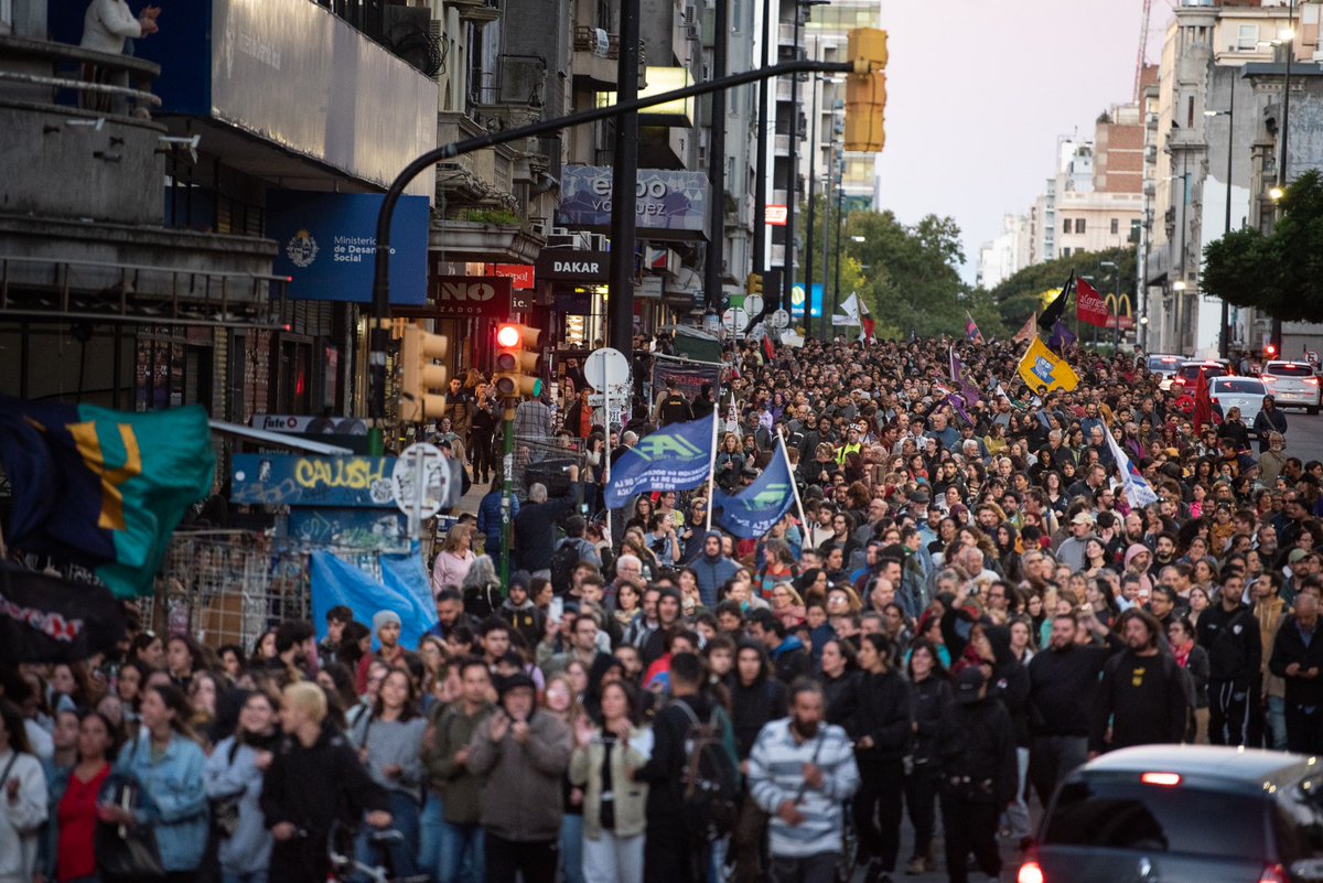 UNIDOS Y ADELANTE
Movilización en solidaridad con estudiantes y docentes