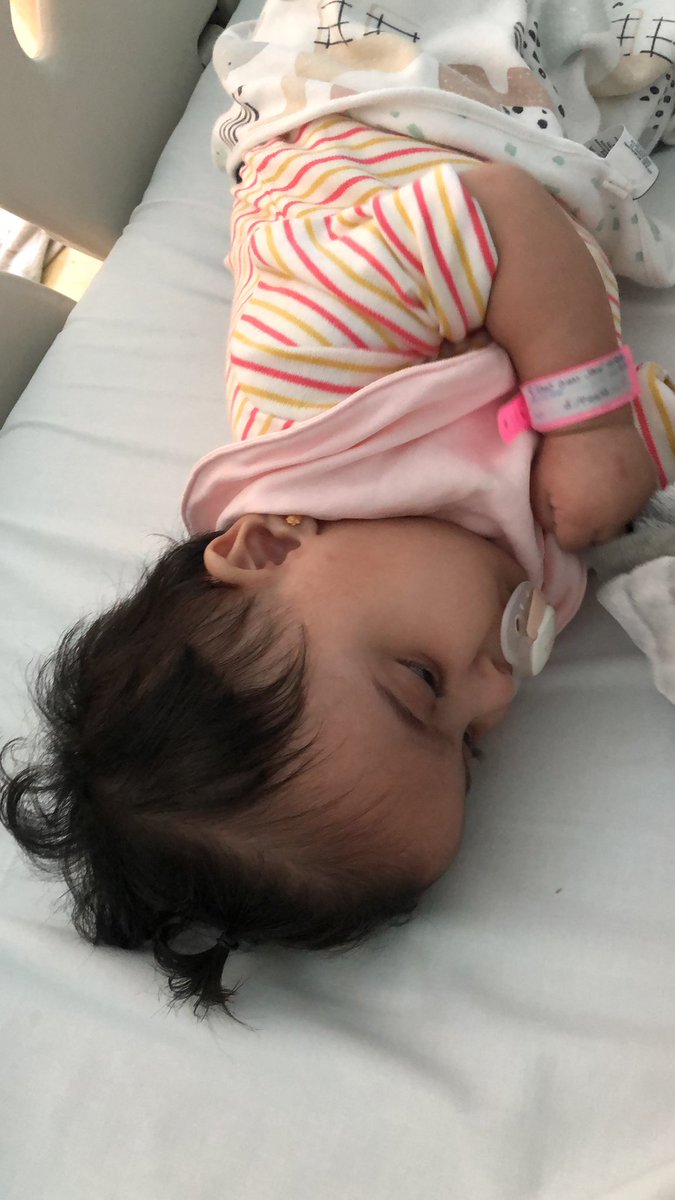 amani14149's tweet photo. #ليله_القدر يارب ان ابنتي قد مسها الضر وانت ارحم الراحمين يارب ماعجز عنه الاطباء فاانت رب الاطباء اللهم اكشف ضرها 🤲🏻 https://t.co/MdJv9RiE7R