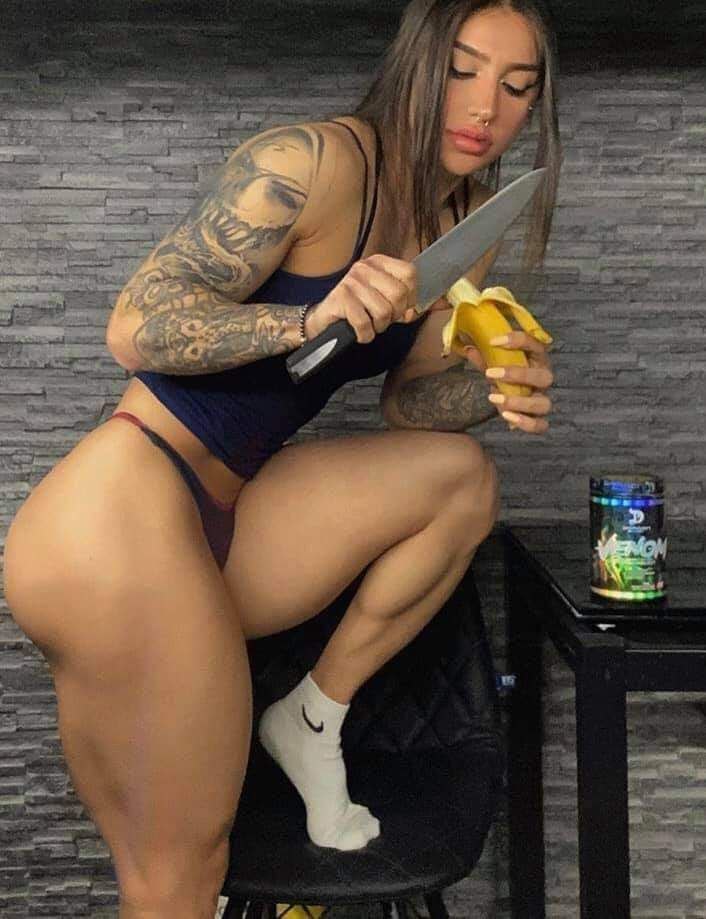 Bakharnabieva's tweet photo. Amazing Benefits of Eating a Banana Every Day... 😊 Let's Check here: https://t.co/Qs1EJJc4s2 https://t.co/XRqBN0JMXq