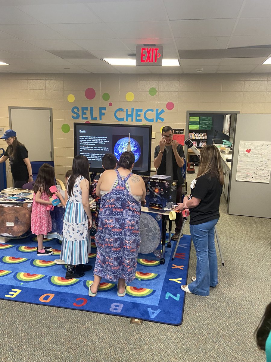 Lindsey Love tweet media