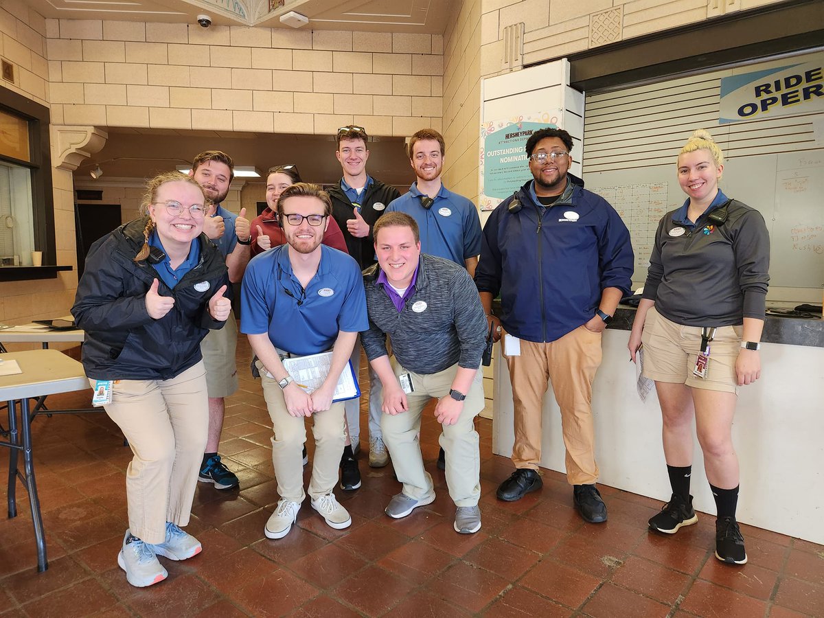 HersheyJobs's tweet photo. ✅ Paid internship
✅ College credit
✅ Resume-builder
✅ #Hersheypark team member perks 

The @Hersheypark Leadership Development Internship Class of 2023 is filling up! Apply today to secure your spot: https://t.co/7QLbSvHQZu

#HersheyJobs #CollegeInternship #Hospitality https://t.co/7o8y0lpY0z