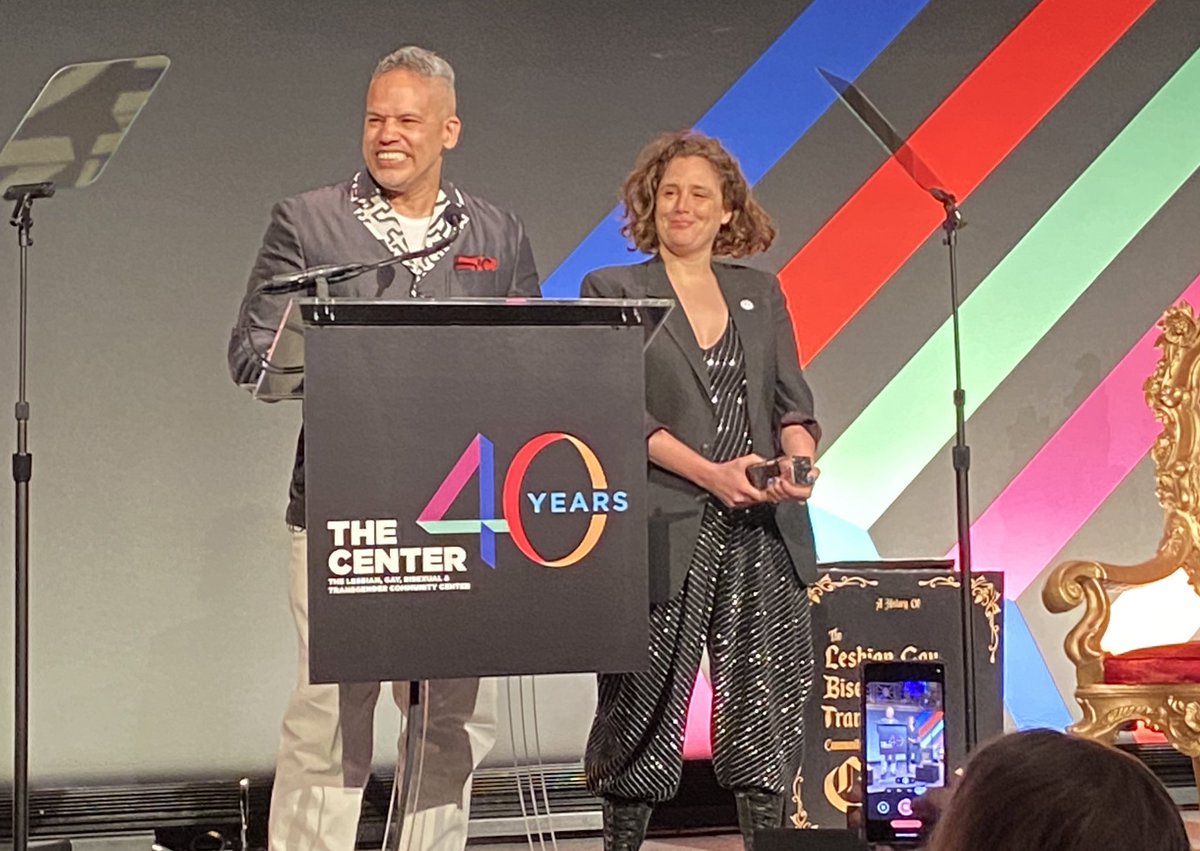 Thank you, @_gilvazquez and Fawn Krieger, for accepting the Community Impact Award on behalf of @KeithHaringFdn! The Keith Haring Foundation preserves Haring's artistic & philanthropic legacy while supporting children in need & individuals living w/ HIV/AIDS. #CenterDinner2023