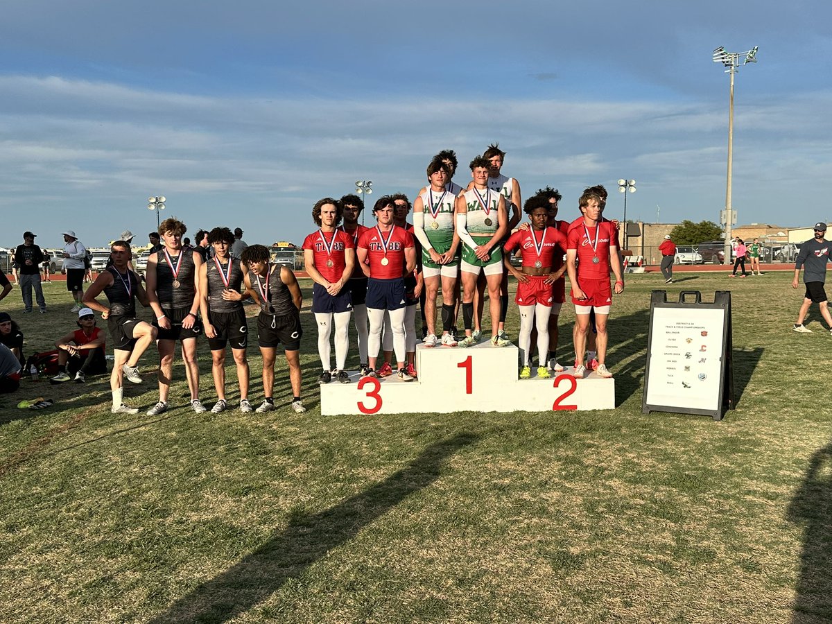 jimned_xctf's tweet photo. Congrats to Brayden W, Cooper M, Troy D &amp; Carlos R 🥉 for their performance in the 4x200 meter relay at the District 6-3A T&amp;F Championships! #AreaQualifier #BVOU 

@JNathletics @JNSportsNation https://t.co/UnzbzRrrh2