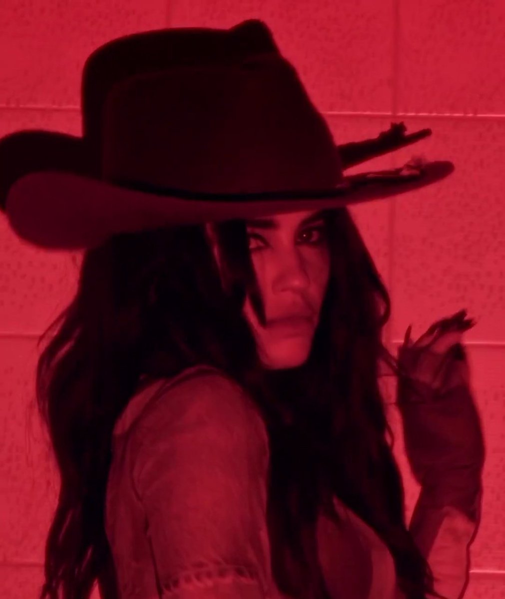 LaliPublicidad's tweet photo. 🚨 | Lali lanzó el videoclip oficial de “Obsesión”!

— Link: https://t.co/9JFcnwMW8H https://t.co/QvLG8G24ti
