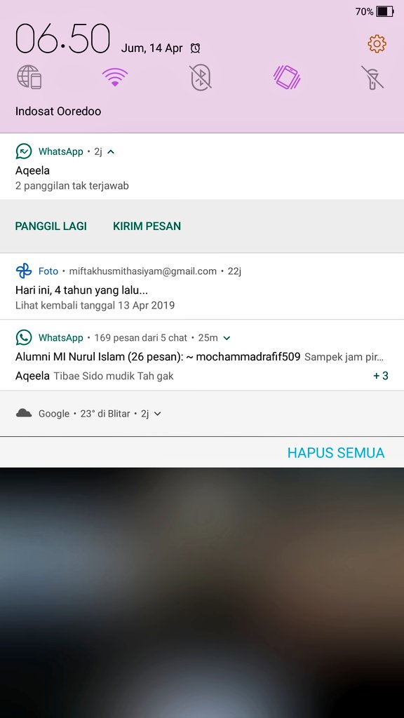 mithakeriting's tweet photo. Masih belum snaggup blsnya, takut nangis akunya 

Maafin aku mak, pak
Anakmu belum bisa pulang 😭😭😭😭 https://t.co/DzCrFNbMYX