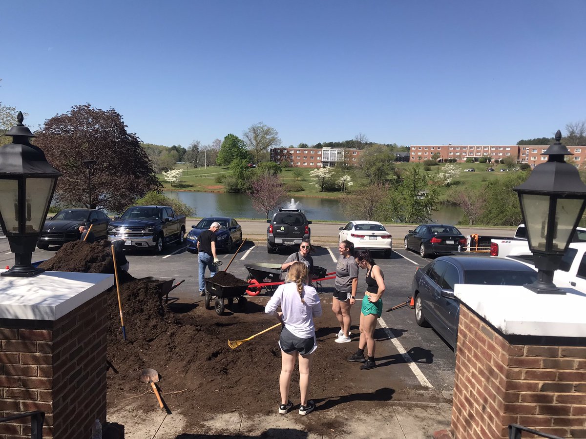 MirtaMMartin's tweet photo. #Panthers helping the Panther Nation get ready for commencement @FerrumCollege #NotSelfButOthers https://t.co/VaPRGn4U7s