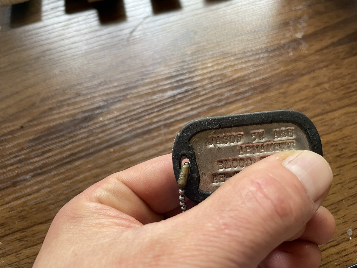 HerbVillage's tweet image. ドッグタグのゴム劣化が激しいので新しいのを作るかなもし( ￣(ｴ)￣);
#認番　#Armament
