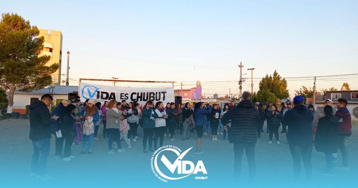 EspacioVIDARw's tweet photo. Hoy con muchas alegrías, el Partido V.I.D.A salimos nuevamente 💪 nuestra boleta en ✊ y con muchas expectativas y esperanza!! 👉Que este domingo 16 de abril los trelewense,tengan una nueva oportunidad para lograr una Ciudad pujante. 
Con V.I.D.A y Hernán el óptico Intendente! https://t.co/WD0ilVdU9B