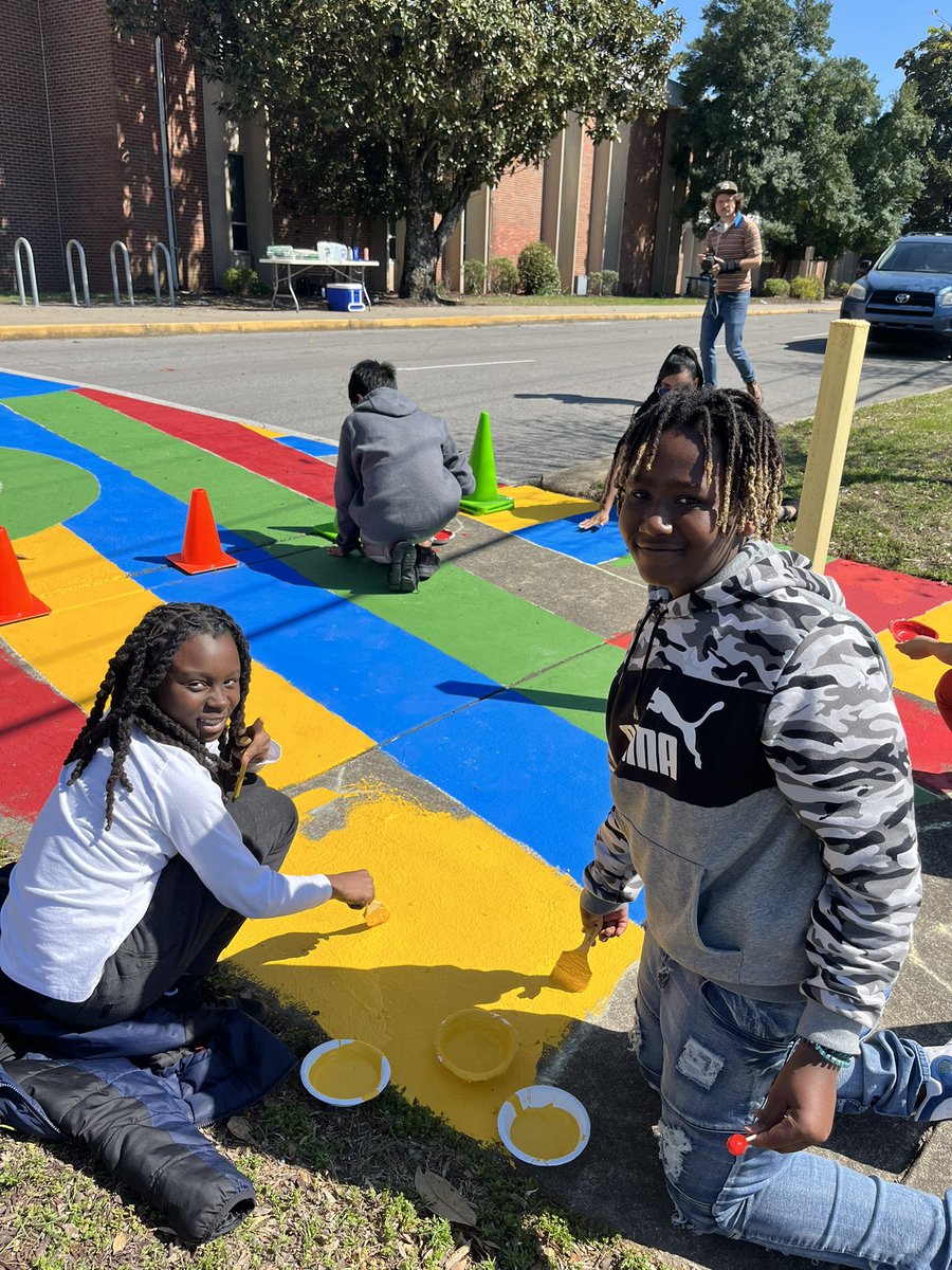 Our STEM class has partnered with the Civic Design Center to create a safer way for students to cross the street for their Sustainable Transportation Project🚸 

Thank you @civicdesigncenter for partnering with us! We learn so much working with you!