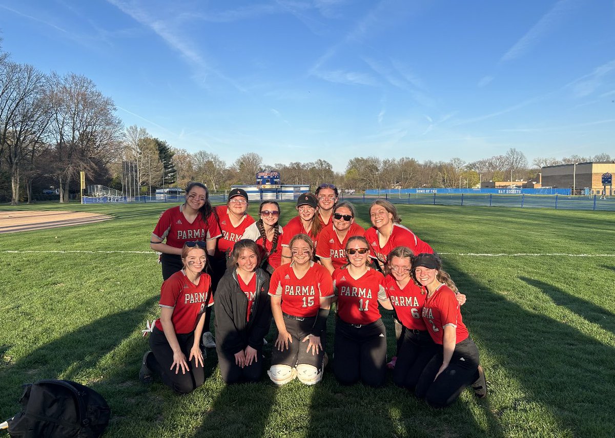 Beautiful day for some softball &amp; Varsity took home a BIG WIN against Bay!!! 
Final Score 8-7 🥎Great Job