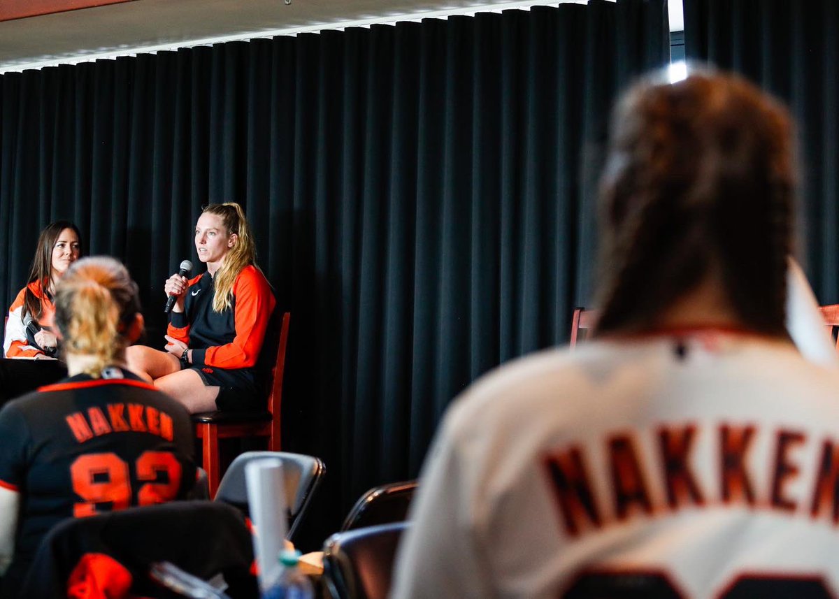 giantscommunity's tweet photo. Nearly 100 guests joined us yesterday at #OraclePark for our Game ChangeHER Special Event as we rallied together to get more girls in the game.  ⚾️🥎 https://t.co/W6HVOkyxq5