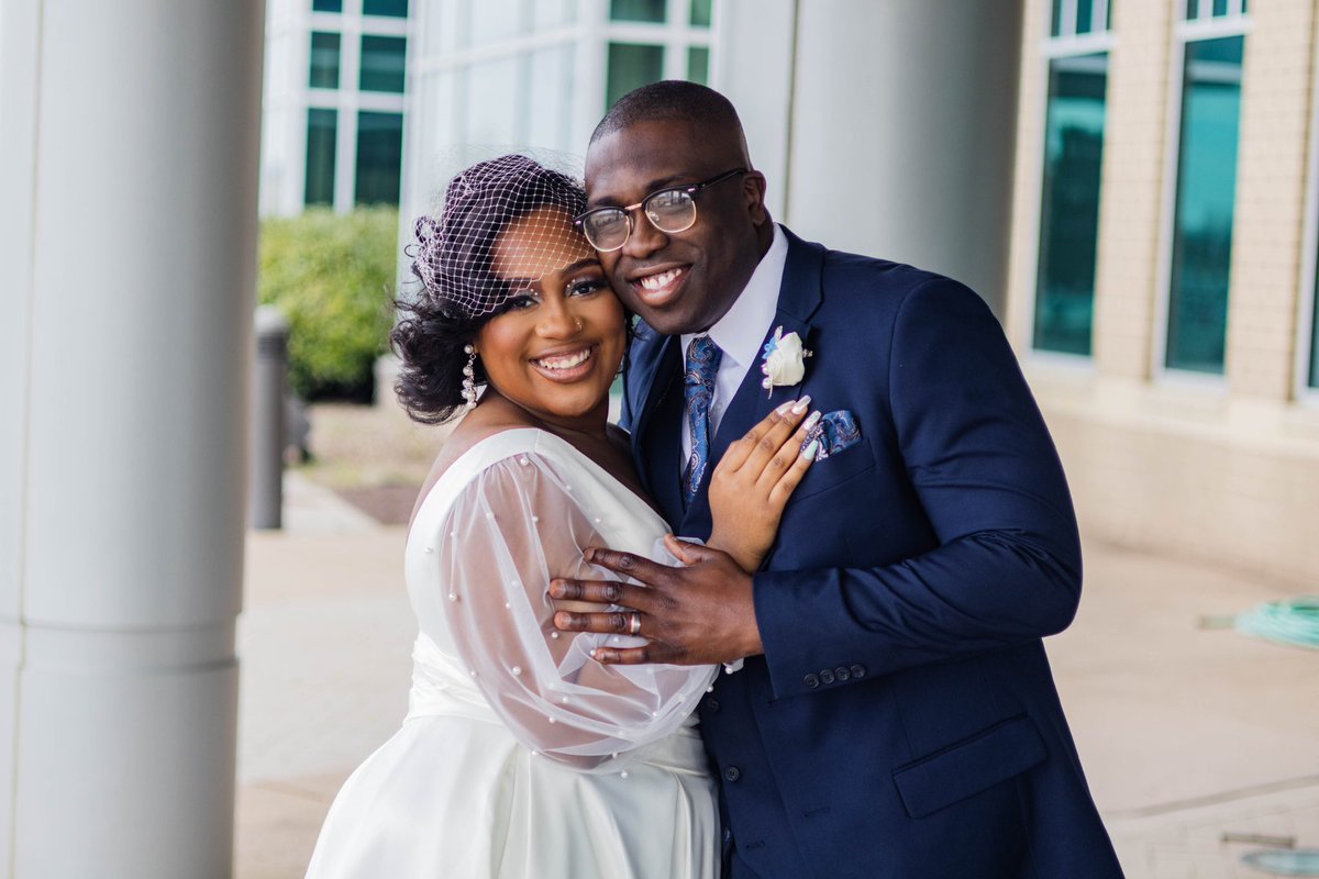 _itsmeLAYNA's tweet photo. Introducing
Mr. & Mrs. Laosebikan
| 💙💍 |
3•22•23
#courthousewedding #blacklove #millennialmarriage https://t.co/ryQYbCGXMW