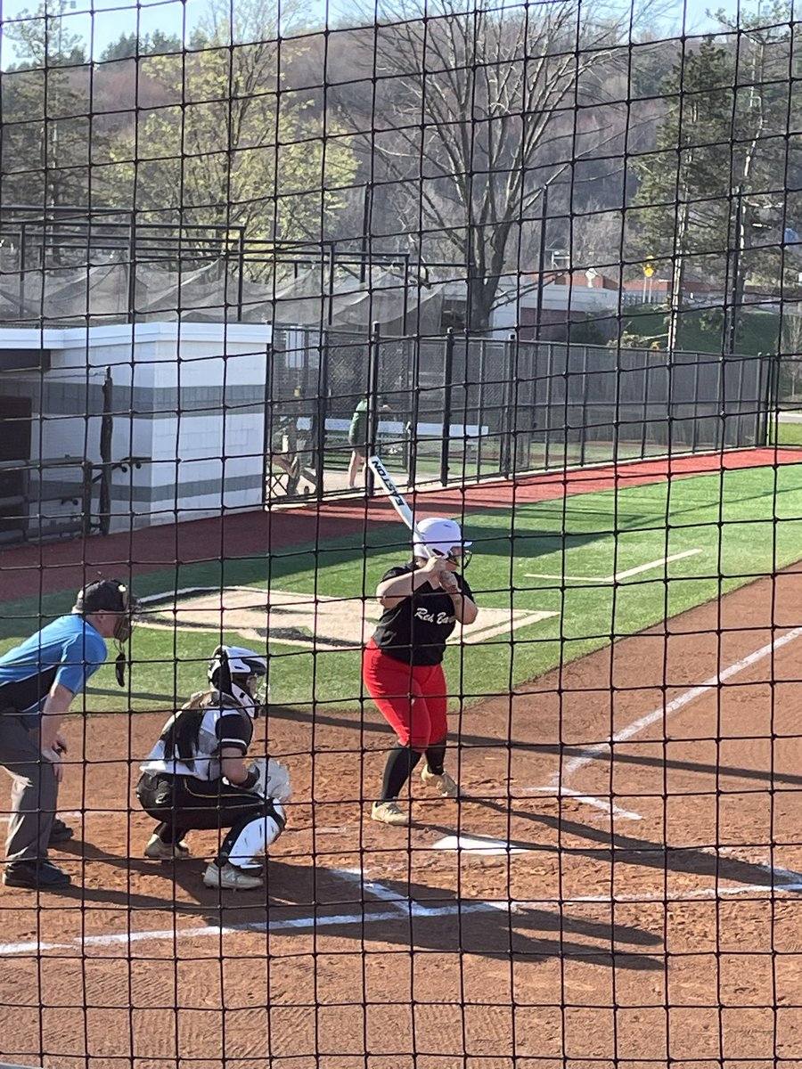 clmscoach's tweet image. Watching our girl Aubrey play some college ball 🥎🔥❤️🐾 #wcsdletsgo @RedBaronsSB
