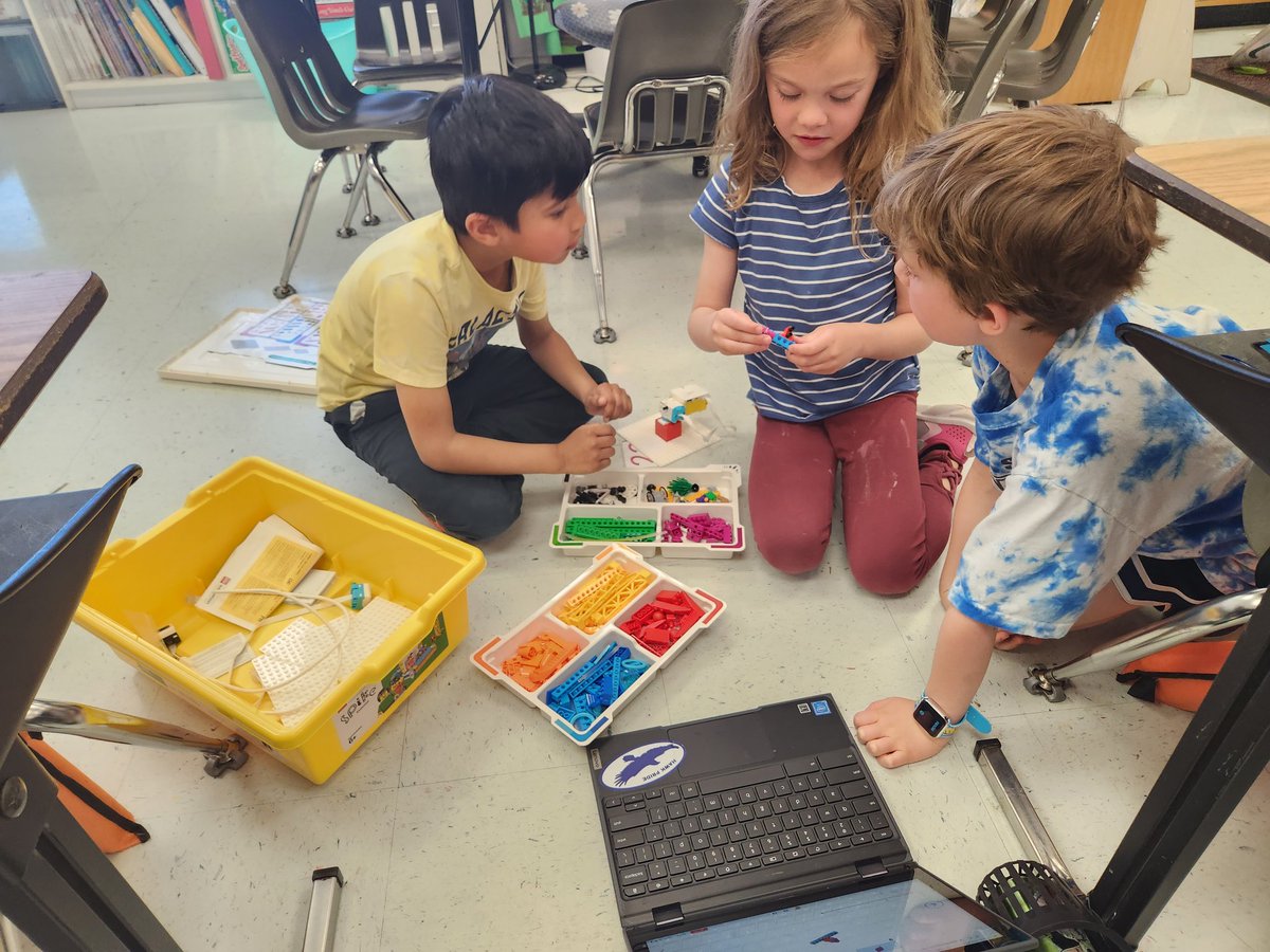 MrsHaynie's tweet photo. Exploring force and motion in first grade using our Lego Spike kits. @HillsideLCPS https://t.co/Jn2TqeJD5a
