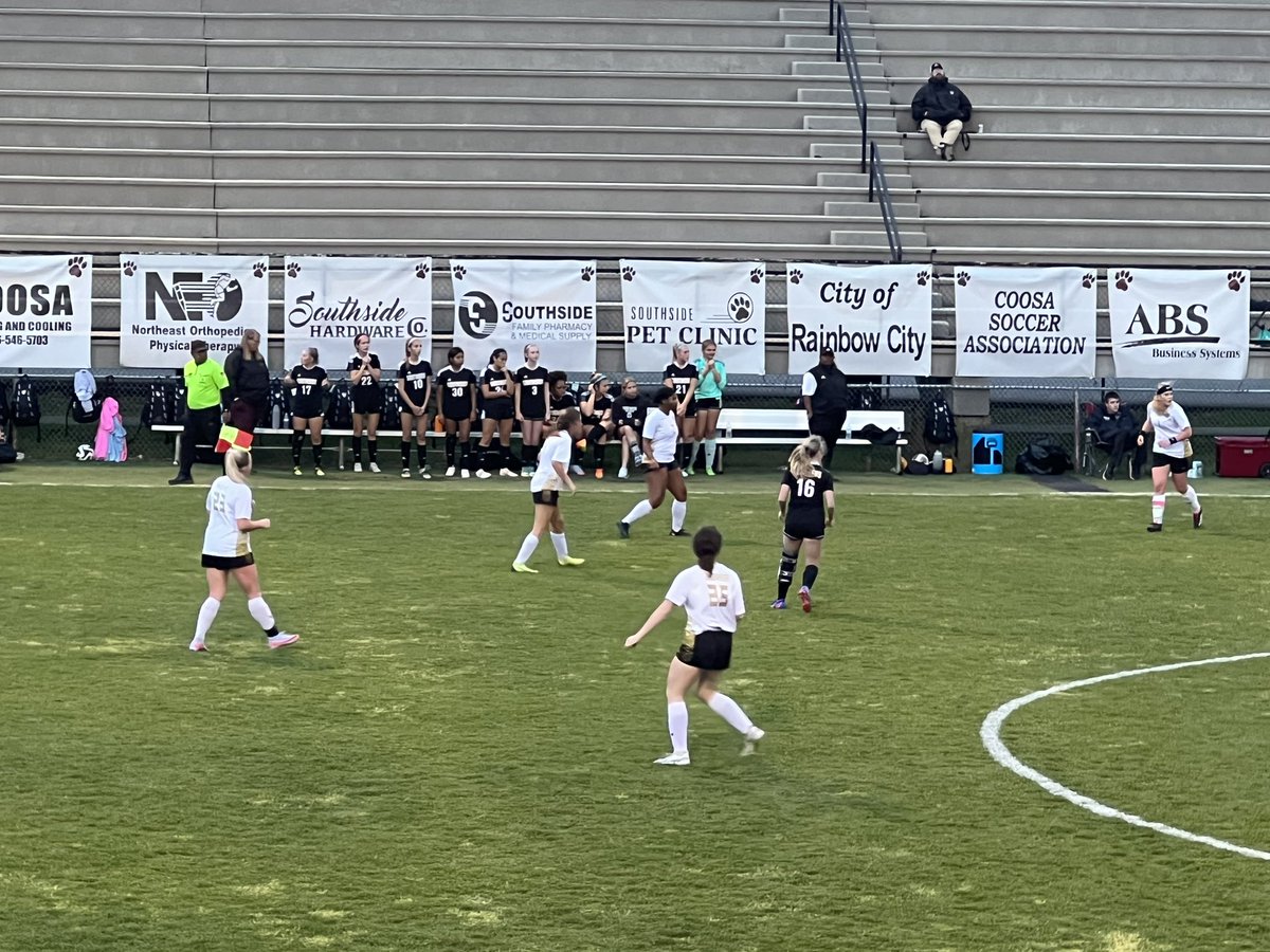 ScottParris's tweet photo. Happy to see my girl back on the field. Knee brace and all…. #Abs16 https://t.co/ph3BC0ymIN