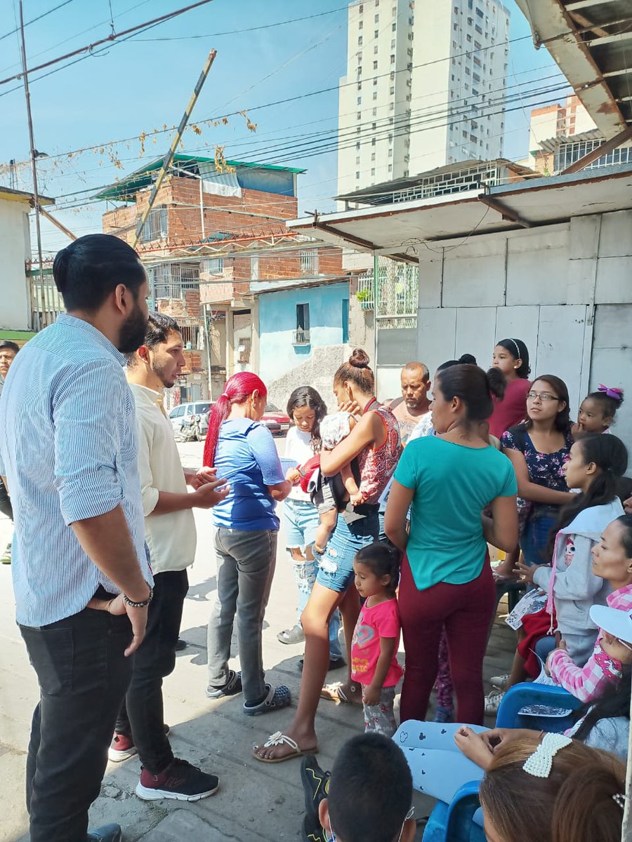 ronaldoaldanal's tweet photo. Hoy #13A realizamos una jornada médica en el sector Cañicito de la Parroquia El Valle🩺. Atendimos a más de 100 niños en una jornada que incluyó nutrición, desparasitacion y dermatologia.

Seguimos trabajando por una ciudad Solidaria, democrática y productiva🤝 https://t.co/yhedccKhMZ