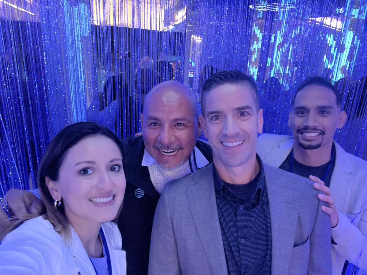 Angela Cañas tweet media