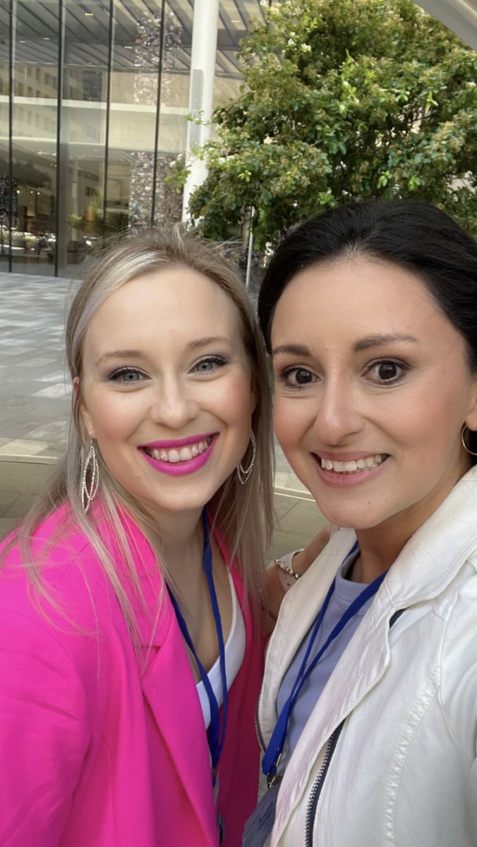 Angela Cañas tweet media