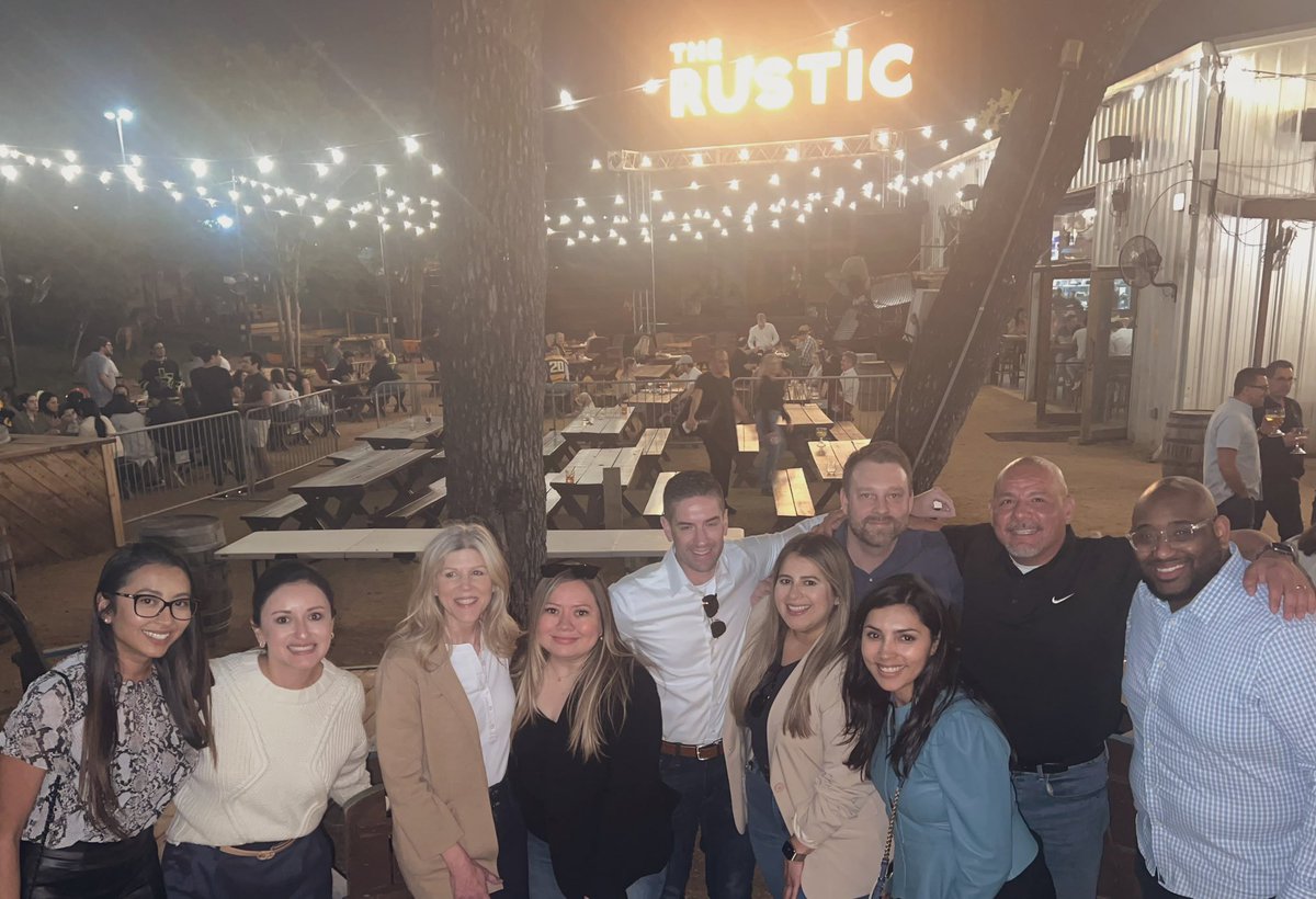 Angela Cañas tweet media