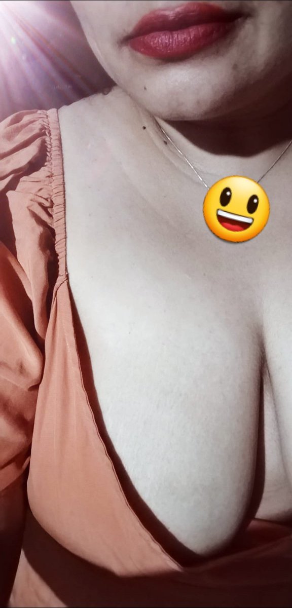 muneca_sexy's tweet photo. Noche de verano fresquita sin bra https://t.co/8Gf4tapAa7