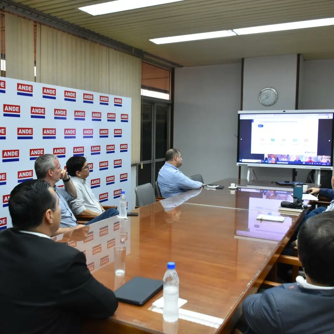 ANDEOficial's tweet photo. 🚘⚡️Con el apoyo del BID, ANDE identificará los lugares estratégicos para la instalación de los 30 cargadores ultra rápidos para vehículos eléctricos

Toda la información aquí🔗 https://t.co/HiHmOnxTf7 https://t.co/Qt56CB1fwe