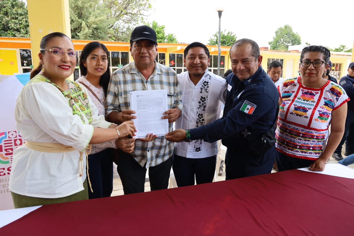 7 municipios del Distrito de #Miahuatlán de Porfirio Díaz, firmaron convenios para obtener #EstímulosFiscales en el costo de Evaluación de Control de Confianza, para aspirantes a policía municipal, como parte de nuestra política para impulsar la #CertificaciónPolicial.