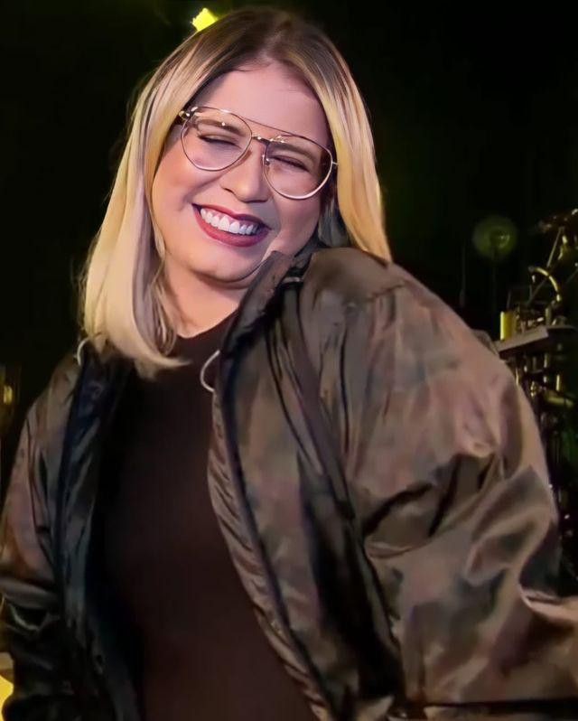 teimosadols's tweet photo. marilia, sendo forte por amor a você. o seu sorriso ainda me salva. https://t.co/sjKDqwDyUO