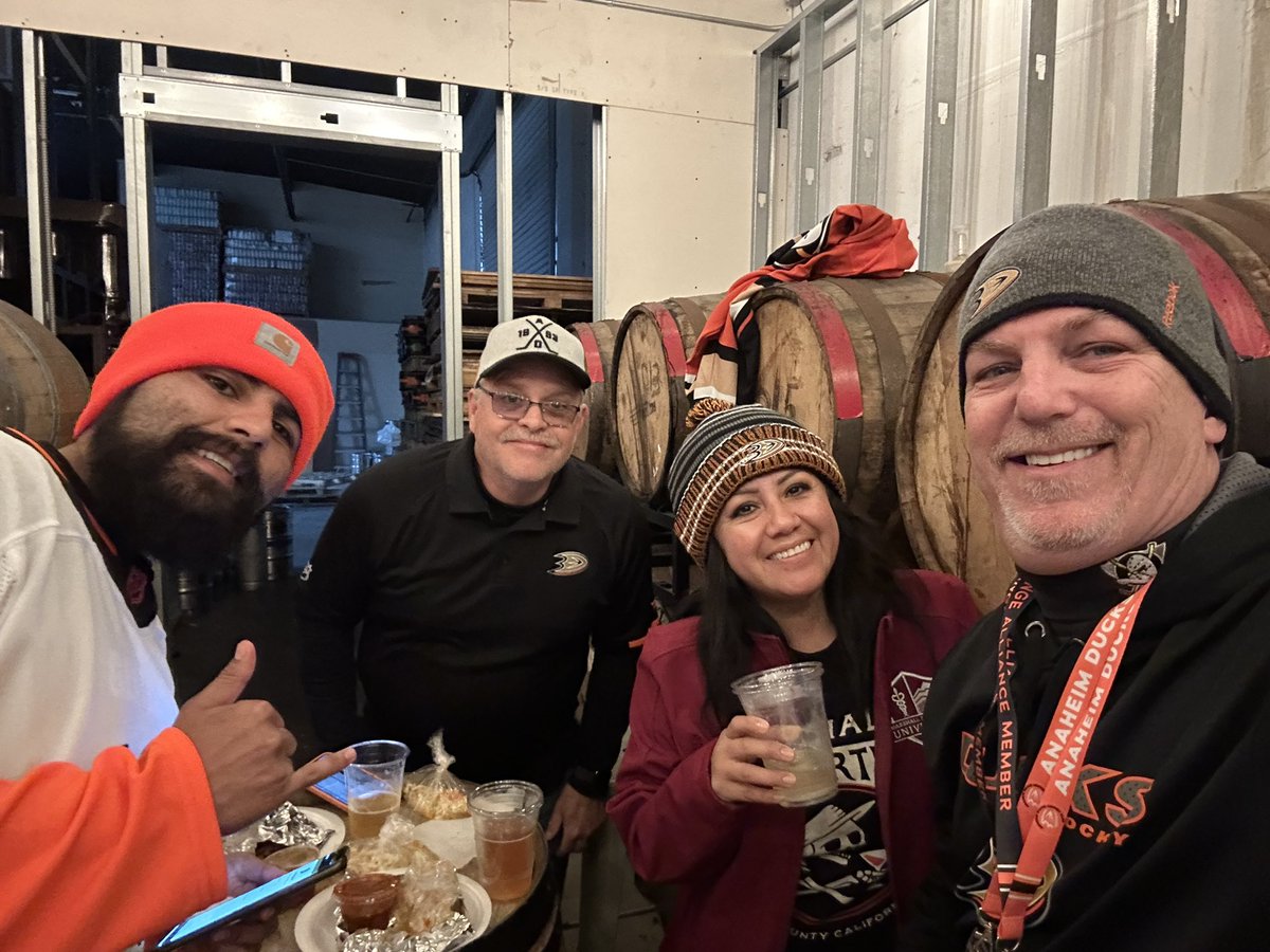 martyholt's tweet photo. #flytogether let’s go Ducks https://t.co/GntYSKzD9d