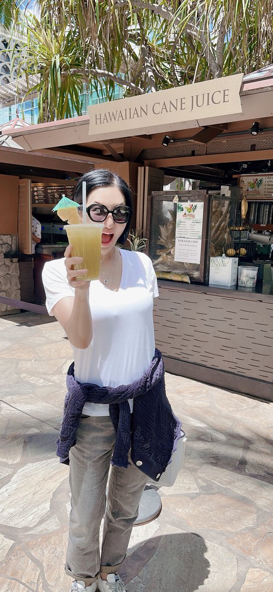 kohmi's tweet photo. おいしよ! Hawaiian Cane Juice ワイキキで飲んでみてね!#kohmi_selection https://t.co/68KnEPHu2E