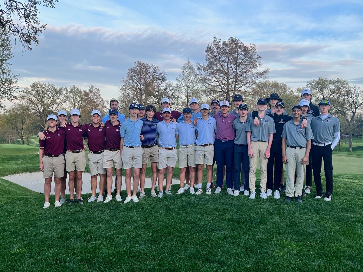A fun match with 2 other Jesuit schools. The St. Paul’s players were wonderful and we hope they enjoy their time in St.Louis. SLUH shoots a 235 DeSmet a 238 and St.Paul’s a 239. A great close match.  #bestfriends