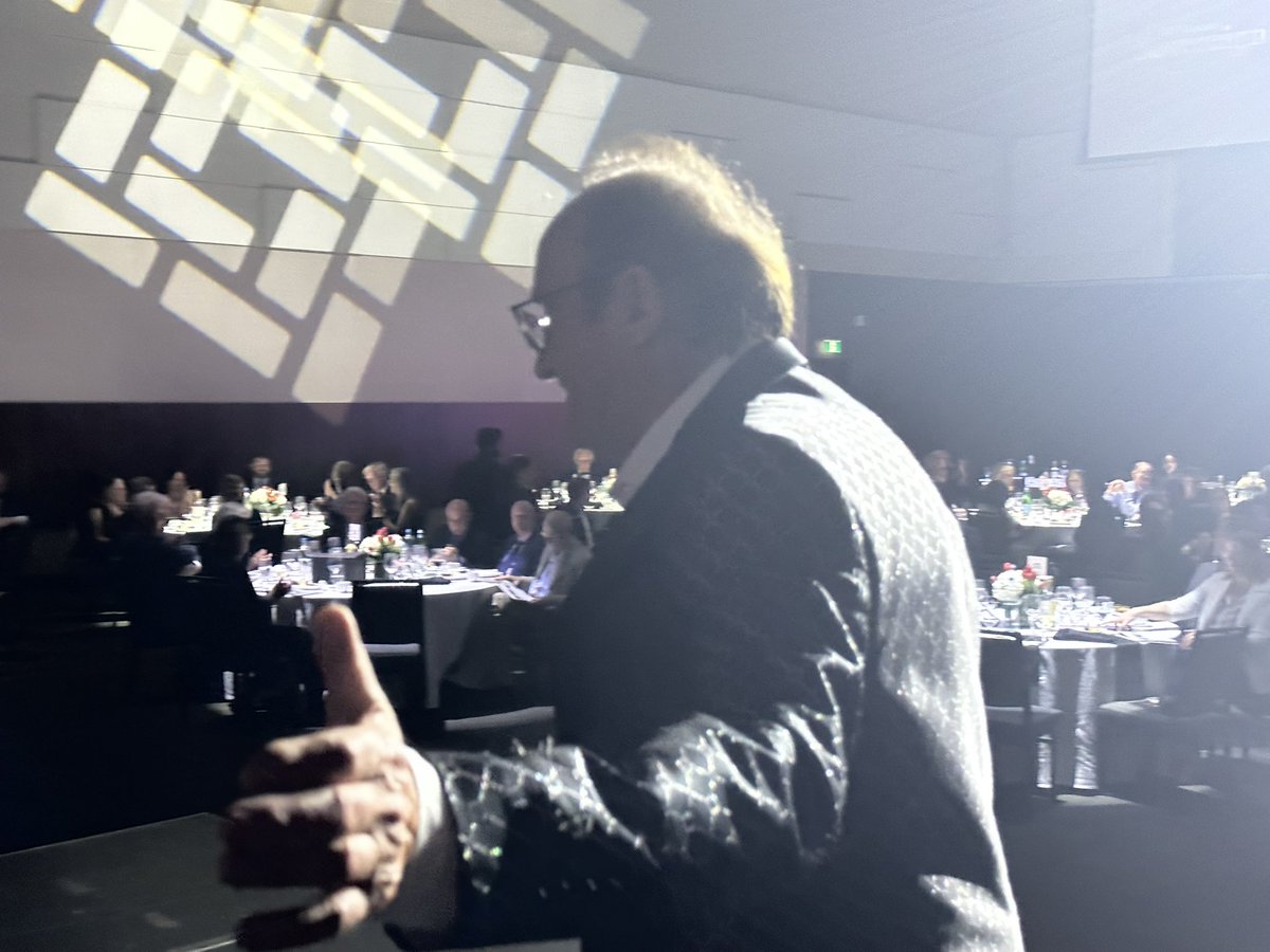 C_Schickedanz's tweet photo. Congratulations to @BGSchickedanz for winning thoroughbred owner of the year at the Sovereign Awards! https://t.co/eyIMKXI3On