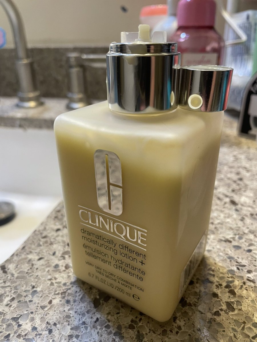 Caroline_315's tweet photo. Not buying anything else from @Macys @Macyservice 
My lotion pump arrived broken, with lotion spilling everywhere, and I can’t figure out how to fix it. Neither can the chat bot or the “live chat” customer service person who only accepts certain answers. So done. https://t.co/uQ2t9FxBWf