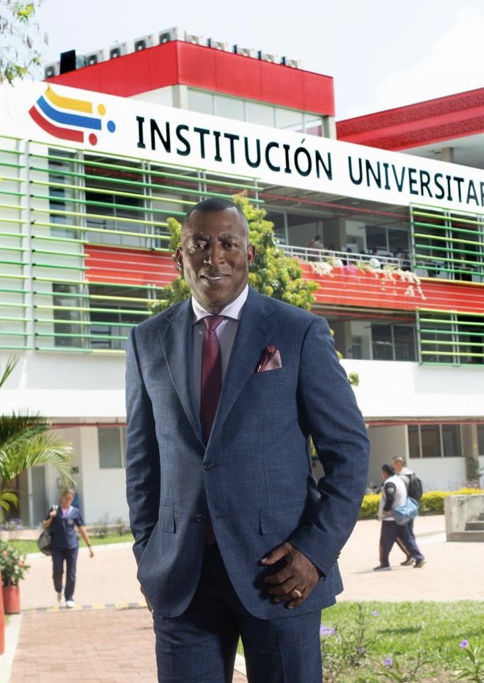fjmurielandrade's tweet photo. Lamentó profundamente el fallecimiento de José Fernando Arroyo Valencia, rector de la @endeporte_ ,triste pérdida para el deporte y la educación superior de nuestra región. Un fuerte abrazo solidario desde @SENA_RValle, a su familia y a la comunidad educativa.✝️ https://t.co/hrXunVTQOJ