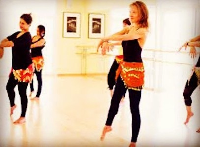 breathebodymind's tweet image. 👋A few spots left for
INTRO TO BELLY DANCING! 💃🕺
This SATURDAY, April 15 
2pm to 3pm

Just $15 
Bring friends! Try something new and have a lot of fun!
www. Breathebodymind.com/om/schedule 
#bellydance #fundance #letsmove #tryforyourself #breathe instagr.am/p/Cq_wATOu6CS/