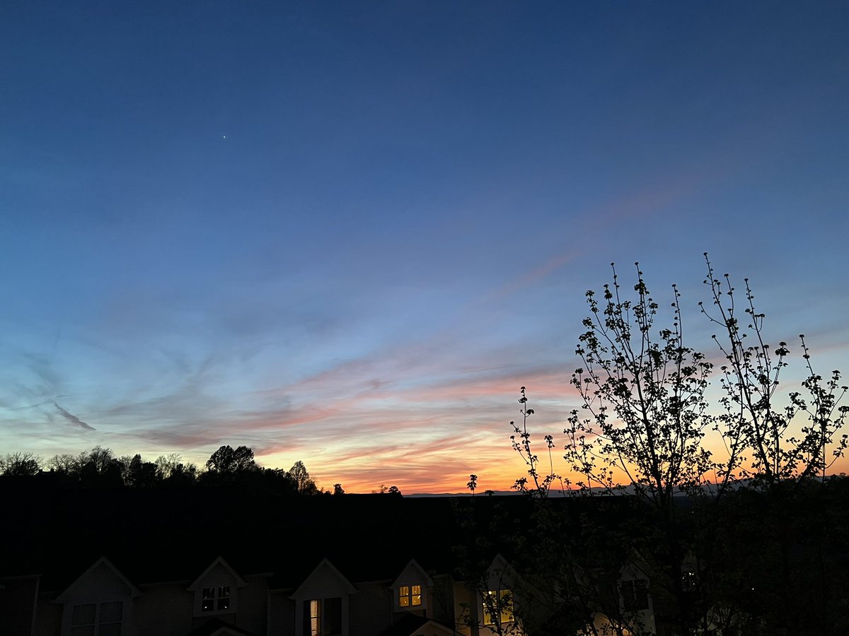 Great day that started by cleaning up the Middle River in #VeronaVA for #MagentaGivingMonth with our #Waynesboro RSM Shawn Kelley and ended with watching a #BlueRidgeSunset off the back porch with my daughter. Thanks @TMobile for the opportunity to give back! @CANdAid @ChappyCLT