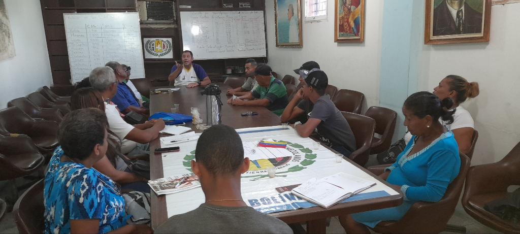 carvajalerika27's tweet photo. #13DeAbril Reunión con el CEP Simón Bolívar, organizando el trabajo para ganar las primarias presidenciales con nuestro candidato @prospericarlos, Salud, Trabajo y Progreso #properidAD para Venezuela 🇻🇪
#MovilizacionTotalAD
@FreddyValera_AD @AD_Bolivar
@JoseDim09279939 https://t.co/lx9YrjsRNI
