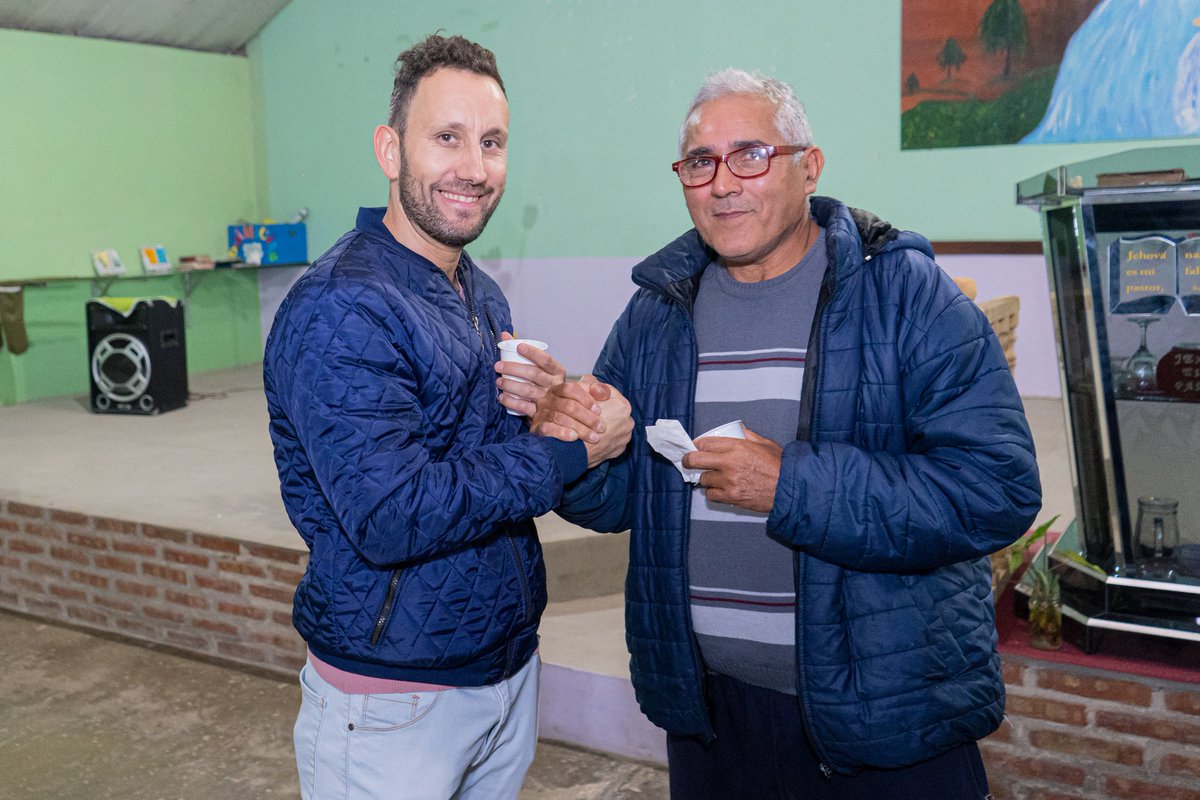 maxigarre's tweet photo. 📍 BARRIO 25 DE MAYO
Gracias por compartir, por escucharnos y por el compromiso para sacar adelante nuestra ciudad.
#CompromisoConRegina 🧡 https://t.co/NcKq1c2lsk