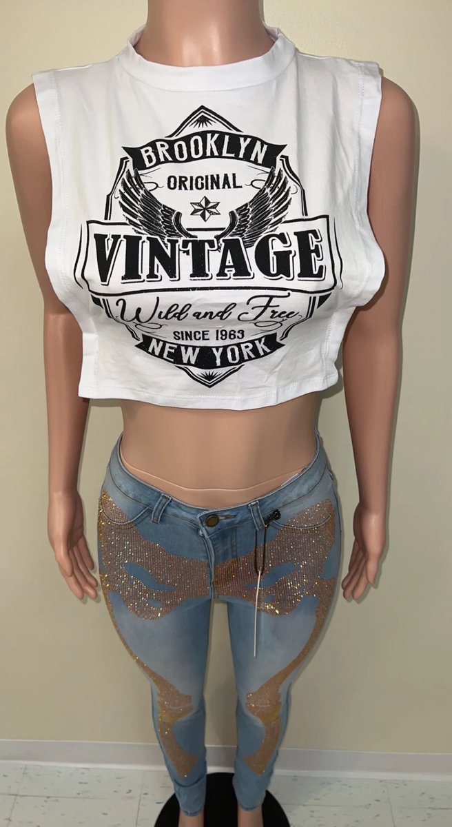 dippedbyari's tweet photo. Our “Vintage Baddie Top” in White on  clearance for $10. Sizes M &amp; L left 

https://t.co/K9LUQ7qW4D

#womensboutique #baddieoutfits #womenowned #croptops https://t.co/63NB59aW79