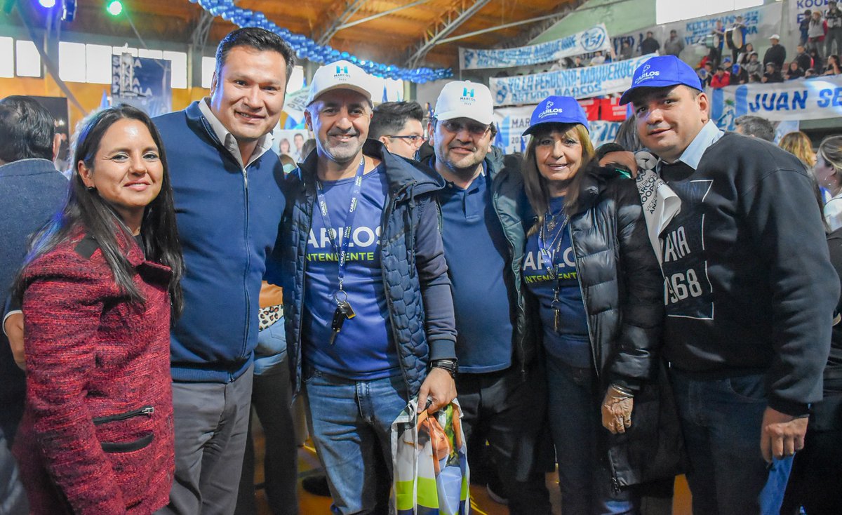 OLlancafilo's tweet photo. Neuquén de pie! De la mano de #MarcosKoopmann Gobernador y #AnaPechén ViceGobernadora
Desde Zapala la voz del interior provincial!
Defender a las neuquinas y neuquinos, esa es la consigna este domingo 16 de Abril.
#EsEnEquipo https://t.co/gJHUtQYZYZ