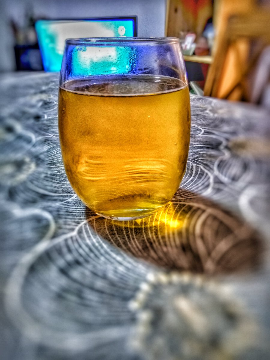 PaulinoHernandz's tweet photo. Que producto noble la Cerveza!!!! Con que bebida se la podría reemplazar??? Mmmmm que difícil.
Los leo!!!!
#birra #Beer #fresca #unafria #chevecha https://t.co/DubQPQUmRR