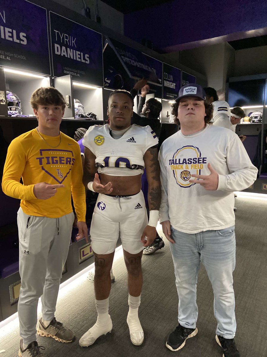Cade Everson (@cadeeverson18) on Twitter photo Had a great visit at The University of North Alabamaπ£βͺοΈ <a href="/UNAFootball/">North Alabama Football</a> <a href="/SAMIEPARKER/">SAMIE PARKER</a> <a href="/KevinNJWewers/">Kevin Wewers</a> <a href="/Jalyn_Daniels2/">ST11XπΏπ</a> Had a great visit at The University of North Alabamaπ£βͺοΈ <a href="/UNAFootball/">North Alabama Football</a> <a href="/SAMIEPARKER/">SAMIE PARKER</a> <a href="/KevinNJWewers/">Kevin Wewers</a> <a href="/Jalyn_Daniels2/">ST11XπΏπ</a>