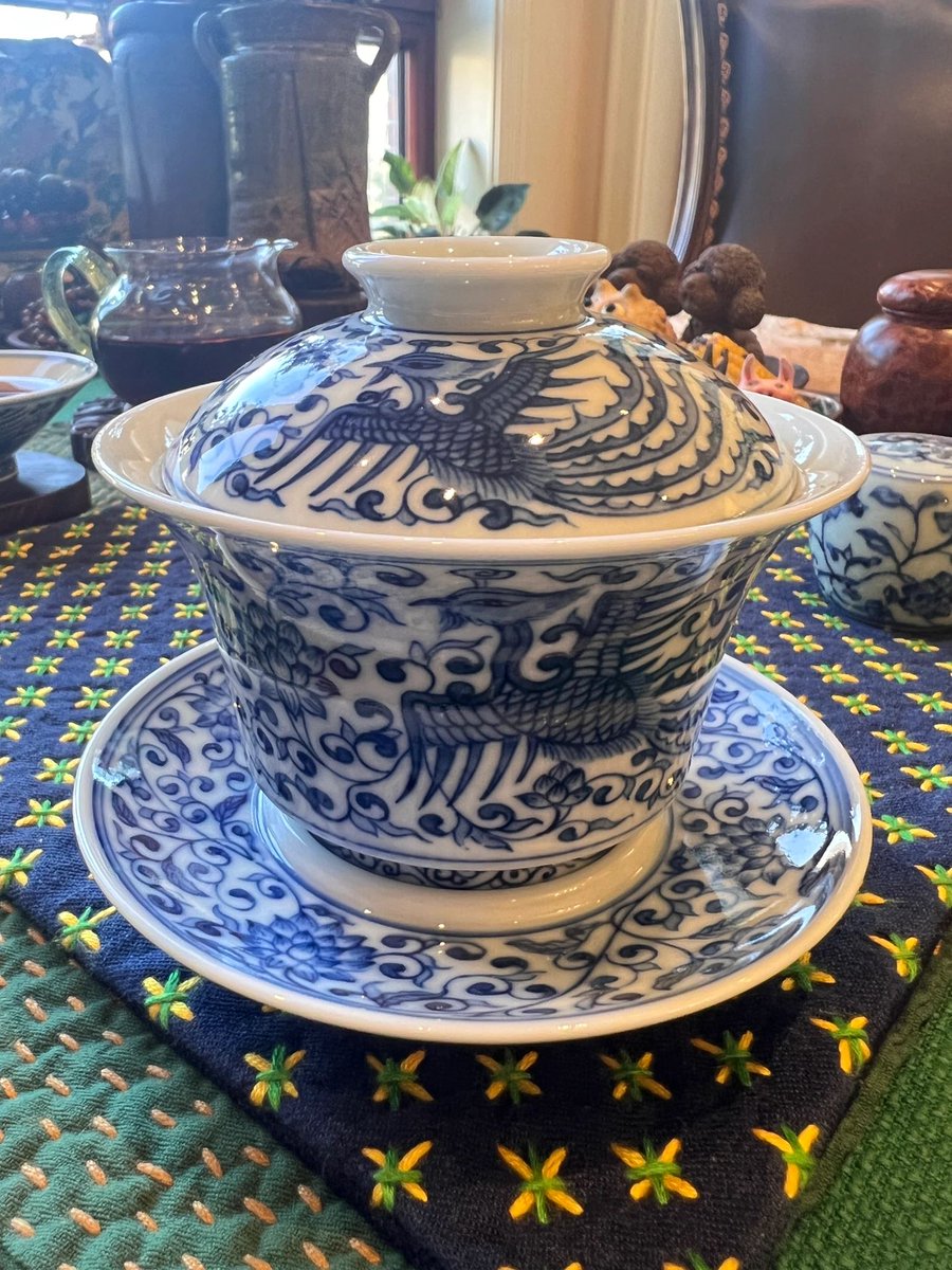 The encounter between people is the reunion after a long absence, and the encounter between people and tea is the past and present.