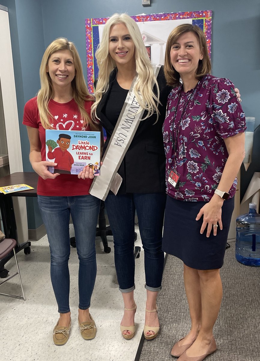 Thank you to former Fogelsville Fox and current Miss Allentown Shea Filling who stopped by today to donate a book to our school library! This weekend she will compete in the Miss Pennsylvania pageant. Once a fox, always a fox!