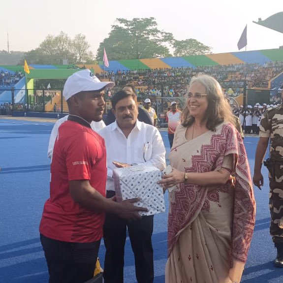 NTHA_JAMSHEDPUR's tweet image. NTHA thanks @steelauthority sports department for the warm gifts and excellent hospitality. 

A special shoutout to Mr. Raju Saini Coach and Mr. RK Phari for welcoming us and treating as a family. 

#ntha #sail #sailsteel #openingceremony #rourkela