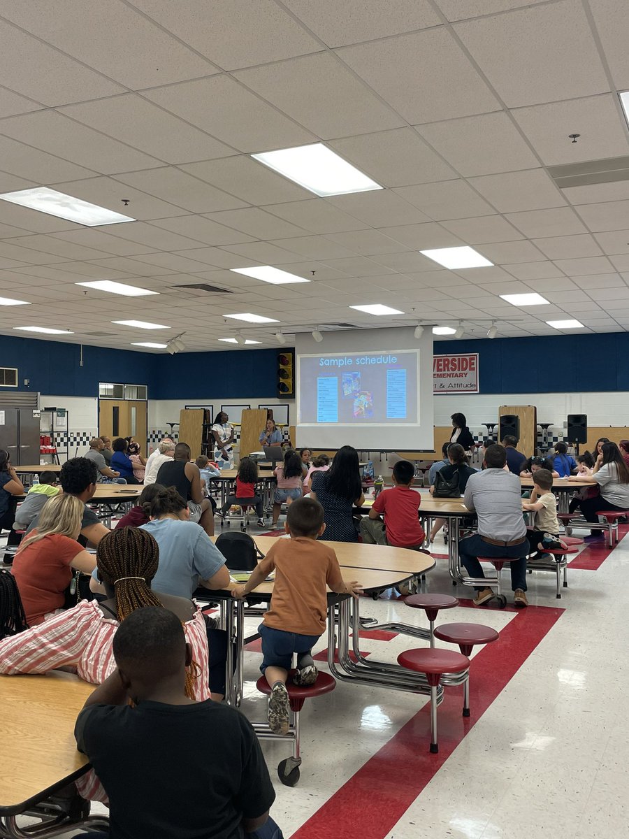 kaila715's tweet photo. We had a great turnout tonight for our kindergarten orientation. We can’t wait for our future @RiversideFCPS Rockets to join our family! #RocketsRockIt https://t.co/MwCqnifVhf