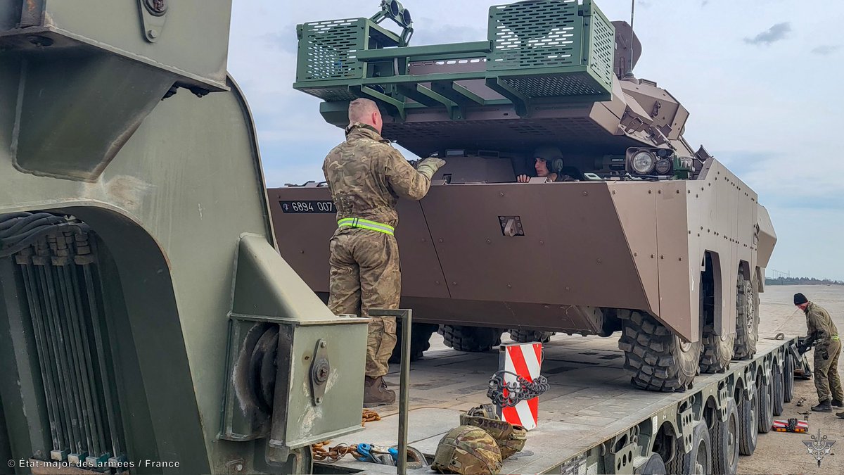 FrForcesEstonia's tweet photo. #Interoperability in action. We conduct a logistic training with our 🇬🇧 allies. As 🇫🇷 AMX 10 RCR is new on the 🇪🇪 ground, we are making sure that our tank can be transported by all means, including 🇬🇧 ones. We improve ways of deploying AMX 10 RCR. #StrongerTogether. https://t.co/4iEZqFx5lv